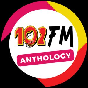 Logotipo de la emisora ​​de radio 102 FM Anthology